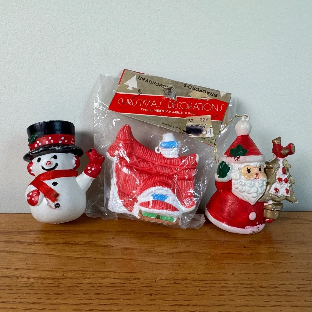 Vintage Bradford Novelty Christmas Decorations Snowman House Santa Ornament Set‎